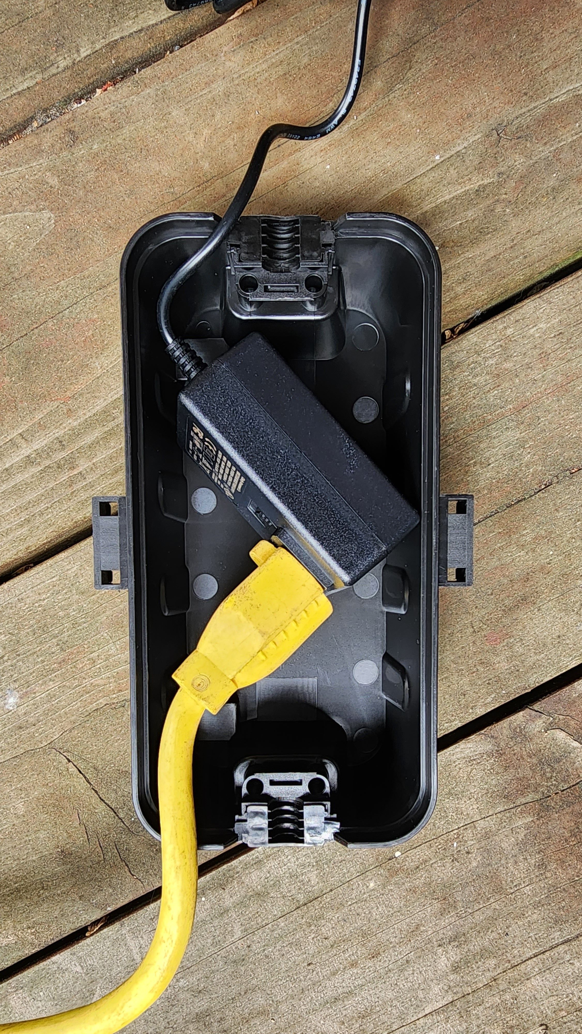 A single-Node waterproof enclosure