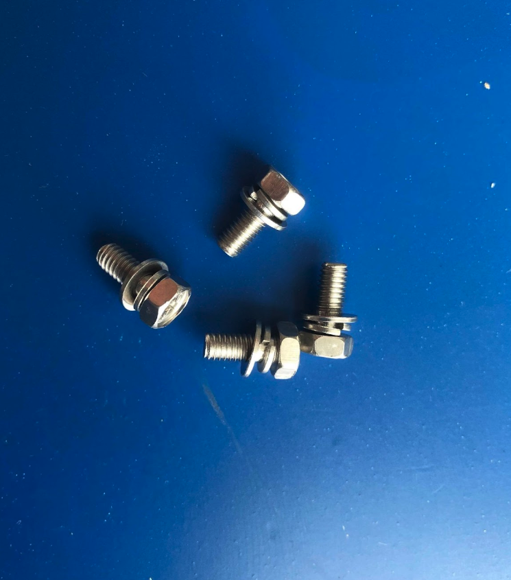 Screws with washers