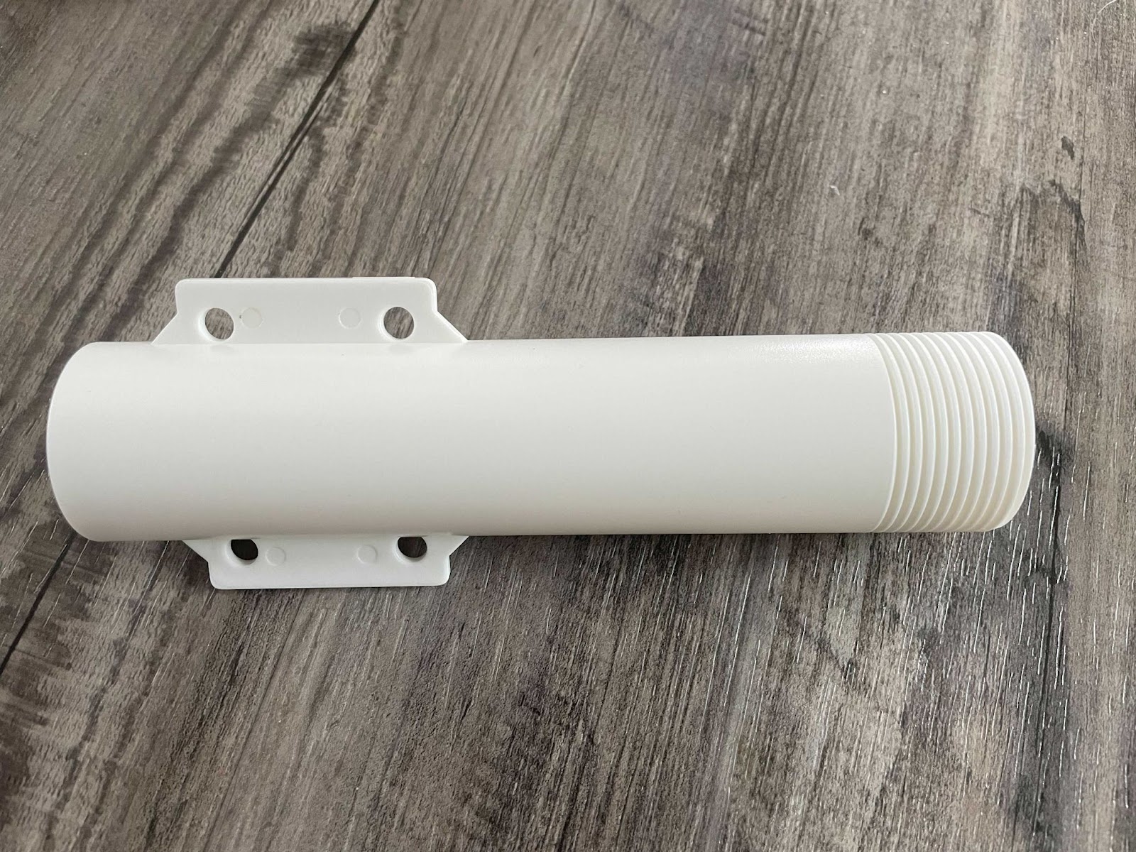 Mounting pole with mounting flange
